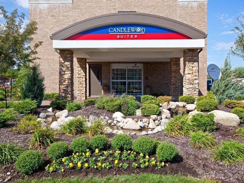 Candlewood Airport By Ihg Hotel