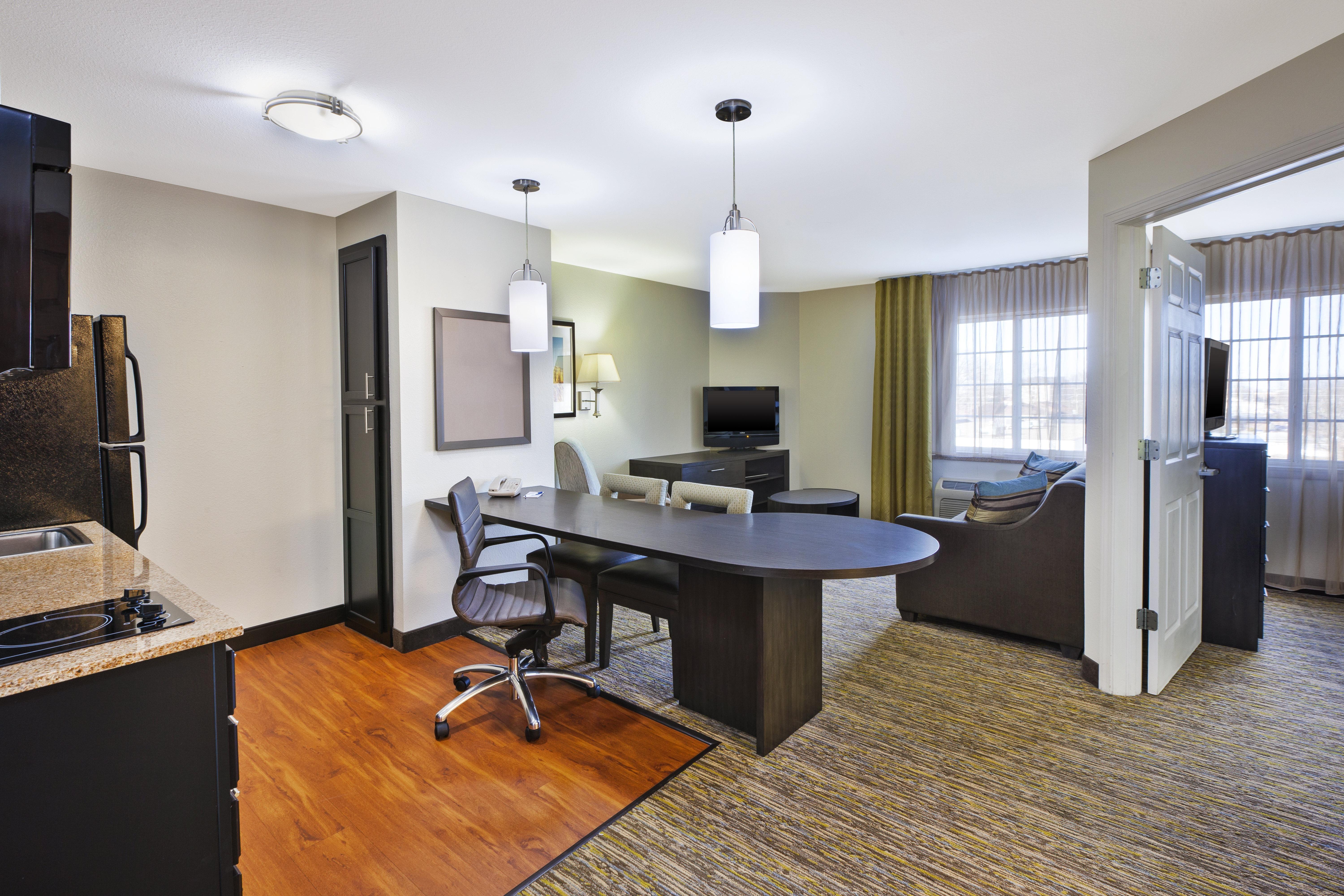 Candlewood Airport By Ihg Indianapolis
