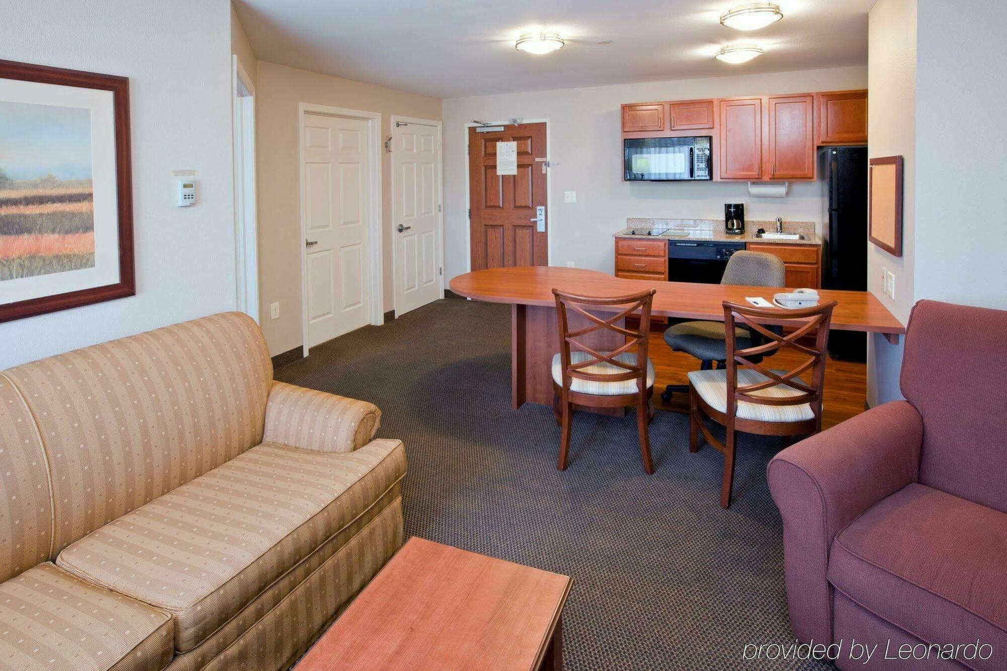Candlewood Airport By Ihg