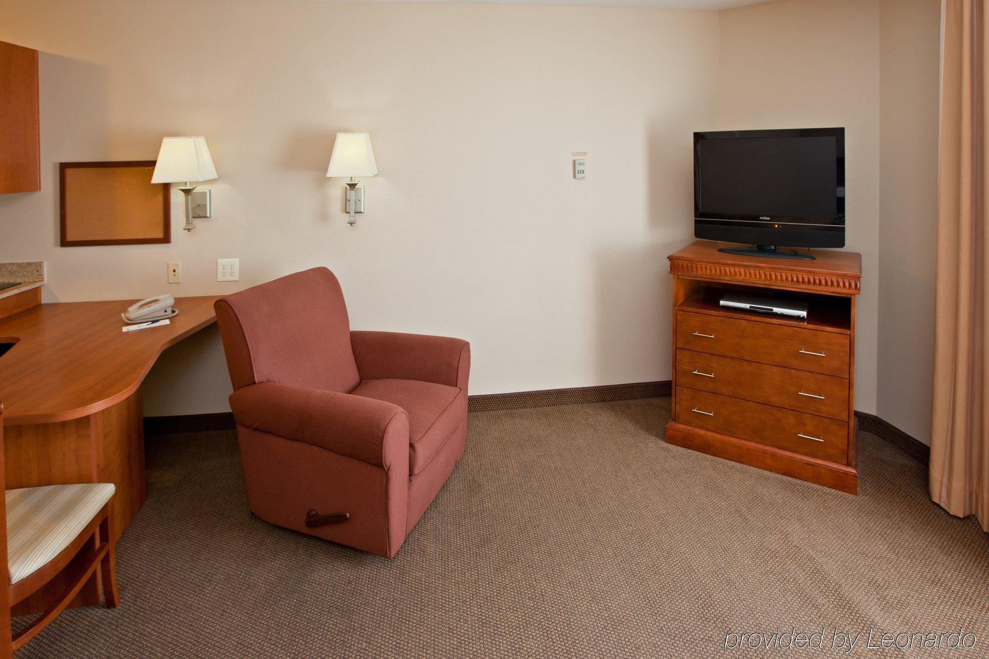 Candlewood Airport By Ihg Hotel Indianápolis