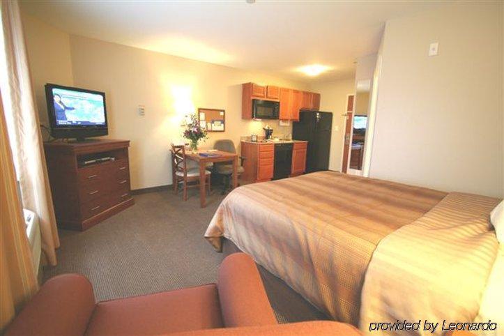 Hotel Candlewood Airport By Ihg