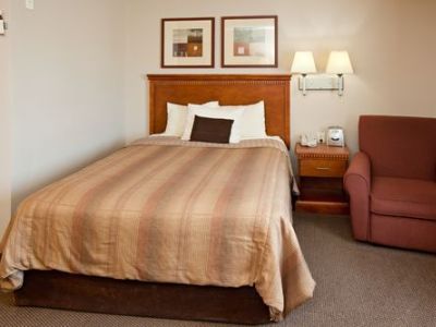 Candlewood Airport By Ihg Hotel 2*