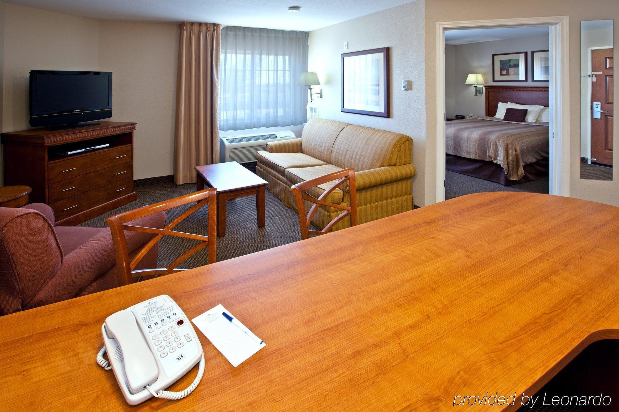 Candlewood Airport By Ihg Hotel Indianápolis